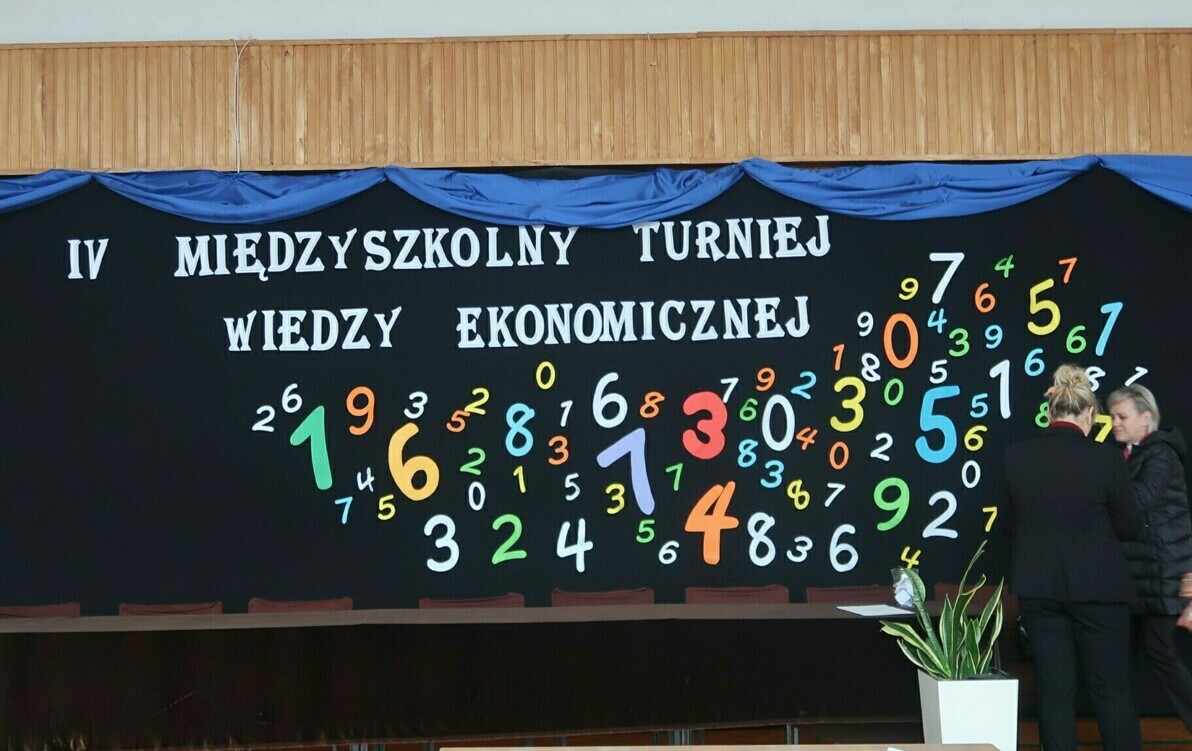 Zdjęcie do IV Międzyszkolny Turniej Wiedzy Ekonomicznej