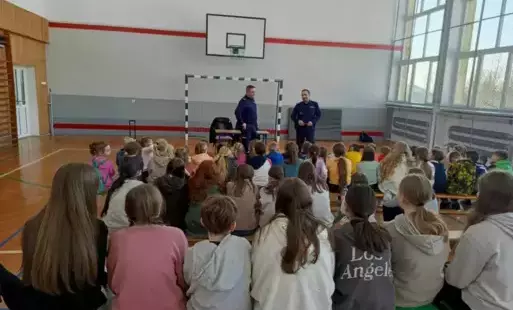 Zdjęcie do ,, Bezpieczne ferie&quot;- warsztaty z policjantami