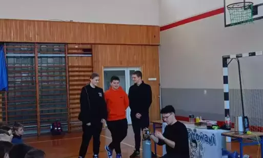 Zdjęcie do Zaelektryowani