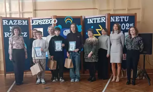 Zdjęcie do Międzyszkolny Konkurs Wiedzy o Internecie pod hasłem ,,Razem na rzecz lepszego Internetu''